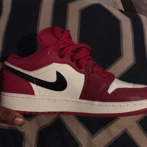 Shoes - Picture 4 of 4